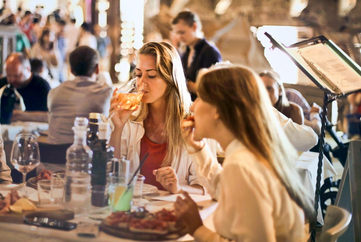 conoce gente para salir a comer o cocinar