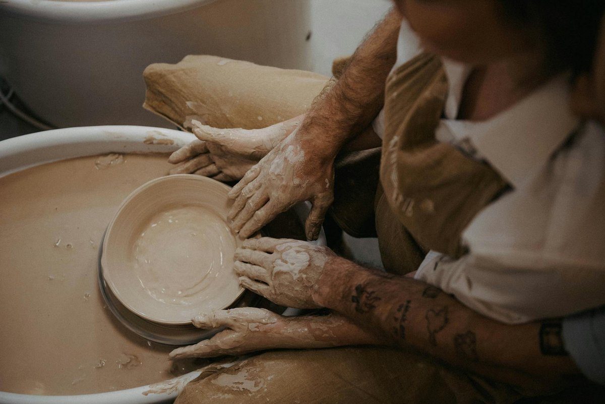conocer gente nueva para ir a clases de ceramica