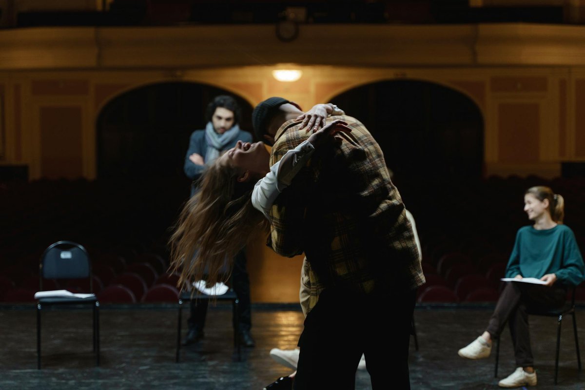 encuentra  amigos para hacer teatro