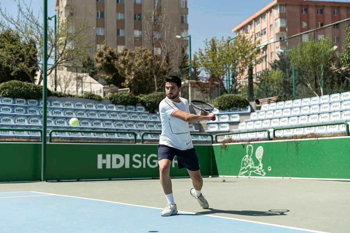 encuentra nueva gente para jugar a tenis
