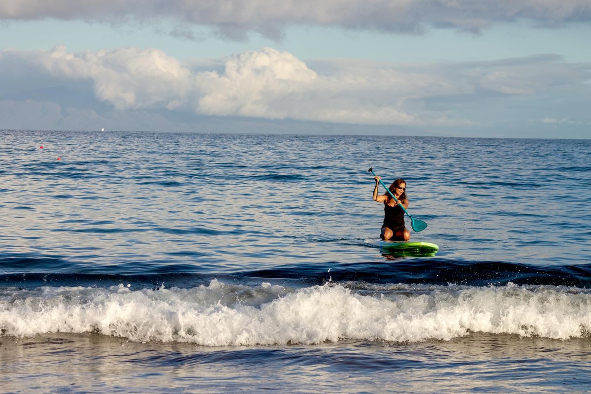 haz amigos nuevos con los que practicar paddle surf