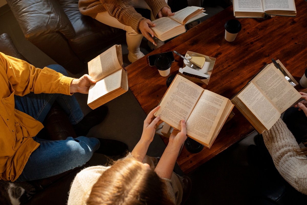 haz nuevas amistades para leer en un club de lectura
