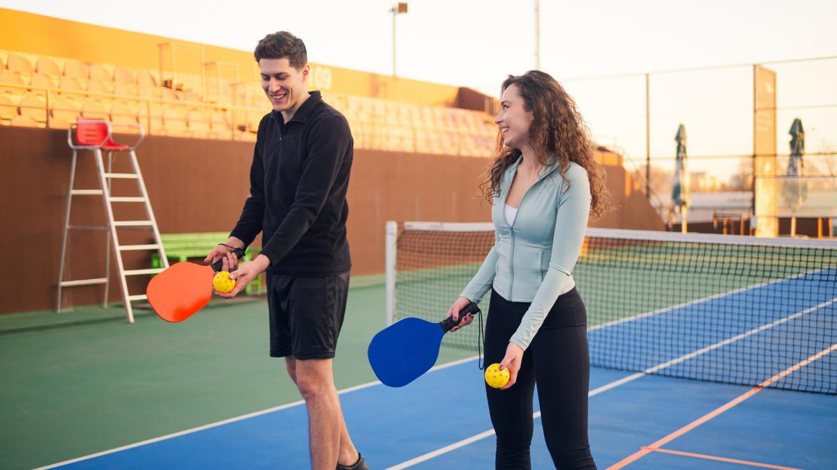 haz nuevos amigos jugando a Pickleball  en murcia